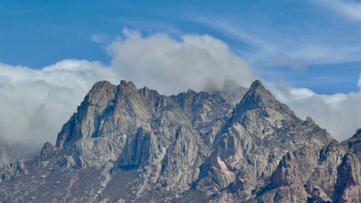 Voyages insolites à travers le monde